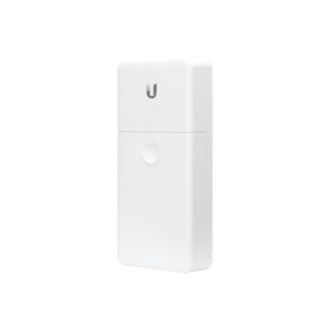 NanoSwitch no administrable de 4 puertos Gigabit para exterior PoE In y PoE Out