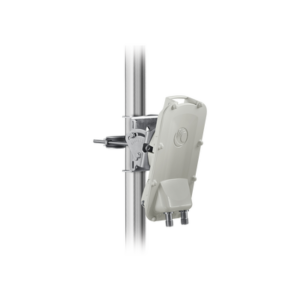 PTP-550 Hasta 1.36 GBps / 4910 - 6200 MHz / 802.11 AC Wave 2 MU-MIMO 4: 4x4 / BackHaul Conectorizado (C050055H014A)